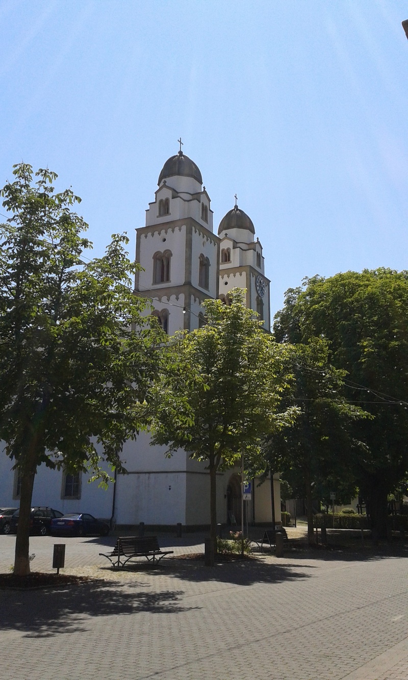 day, belief, church, rheinhessen, sarazenentuerme, building, religion, sky, sunlight, no people, city, spirituality, nature, summer, guntersblum, built structure