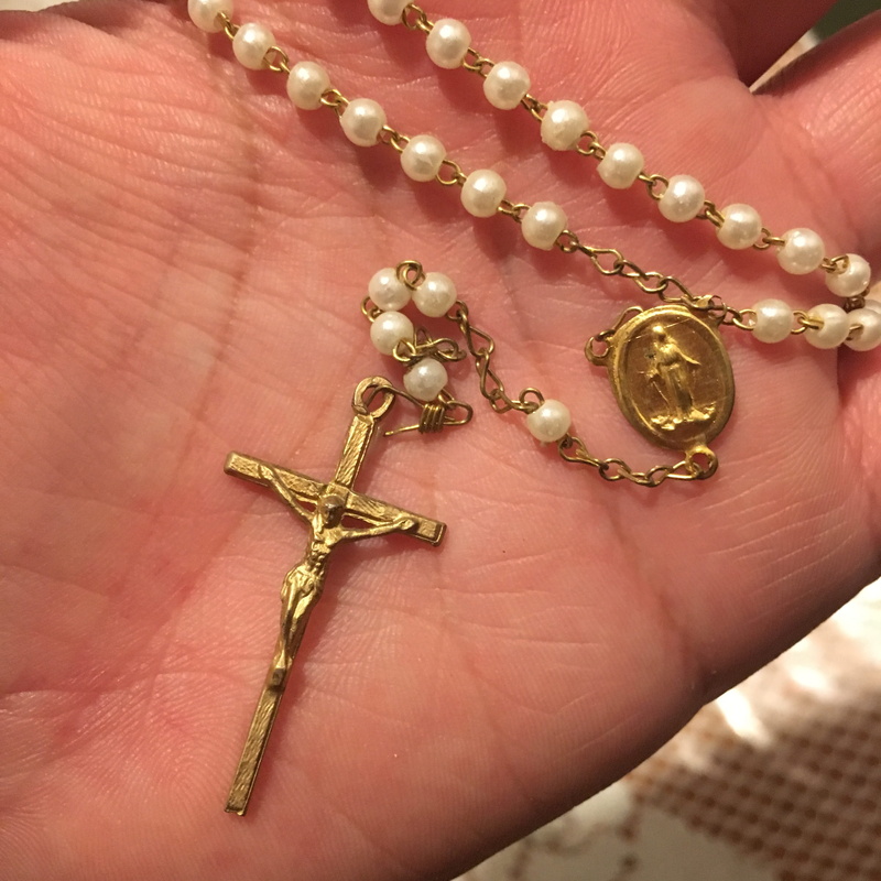 christ, lifestyles, faithful, finger, human hand, spiritual, chain, religious, purity, 2K, worship, wealth, human body part, catholicism, crucifix, rosary