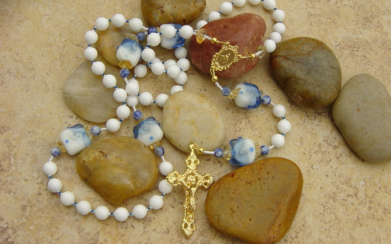 stones, creativity, stone - object, rock, beach, pearl jewelry, necklace, pebble, sand, no people, art and craft, love, Holy Rosary, prayer, personal accessory
