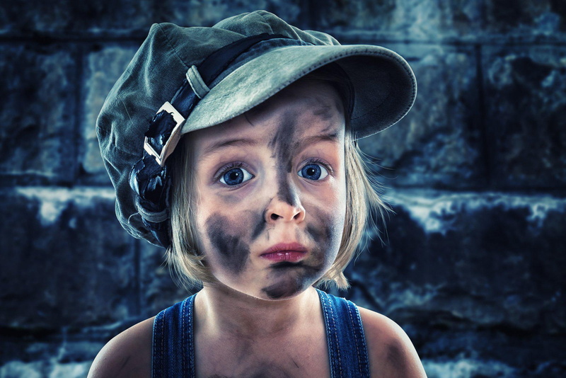 child, portrait, paint, 1080P, black, person, tank, blue, p, hd, 1080p, girl, charcoal, children, cap, grubby, face, newsboy, top, toddler, s