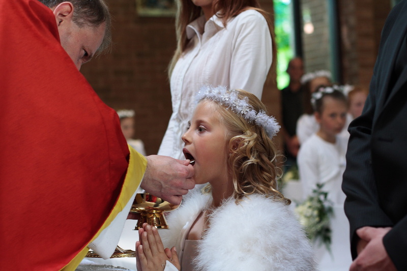 emotion, childhood, women, males, daughter, music, church, 2K, mature adult, standing, watching, happiness, people, event, family, smiling, adult, enjoyment