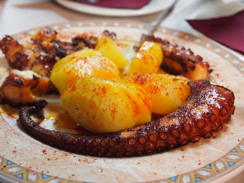 snack, pulpo, prepared potato, indoors, serving size, plato, plate, close-up, still life, spain, garnish, healthy eating, octopus, comida, no people, oviedo