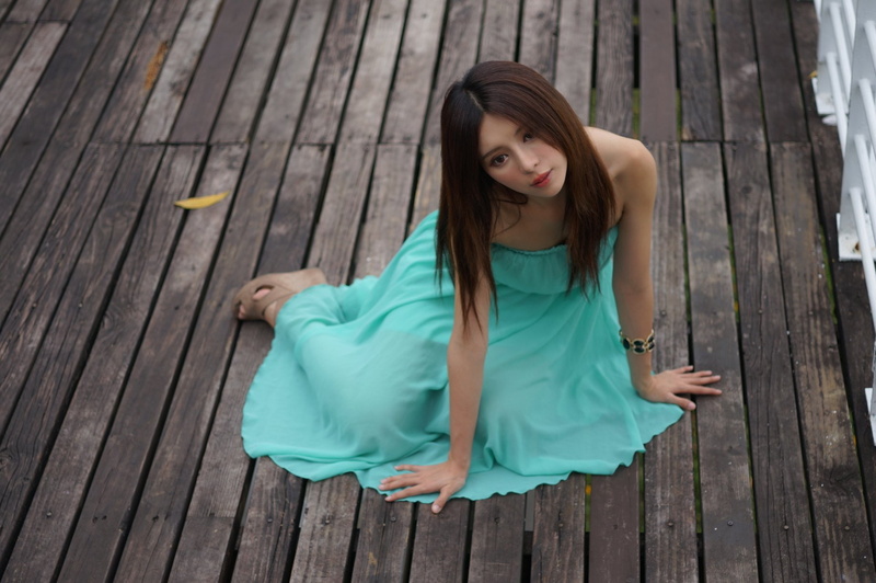 Bracelet, Zhang Qi Jun, Girl, Models, Emotive, Dress, Julie Chang, Leaf, Taiwanese, Asian, Model, 1080P, Fall, Hair, Hong Kong, Wedge-Heeled Shoe