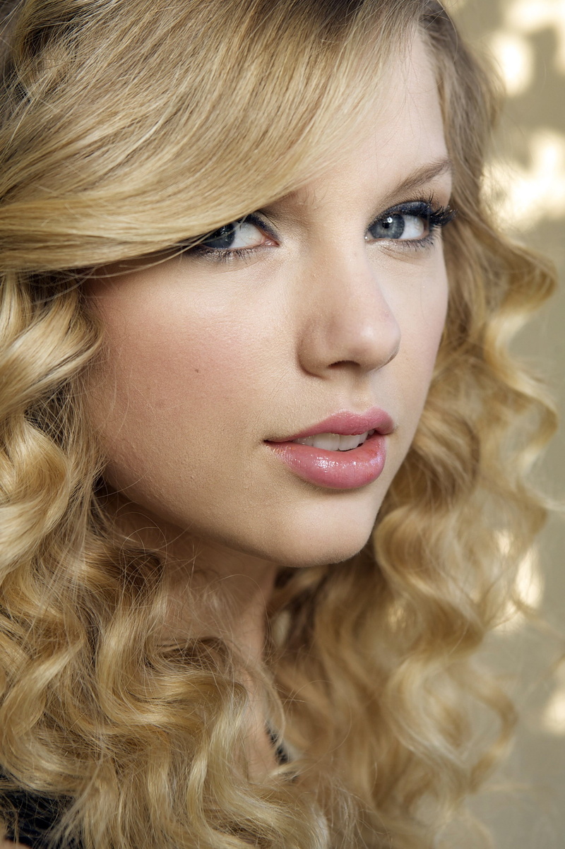 Wavy Hair, Portrait Display, 2K, face, Open Mouth, Looking At Viewer, Taylor Swift, women, blue eyes, Depth Of Field, Musicians, singer, Long Hair, Blonde