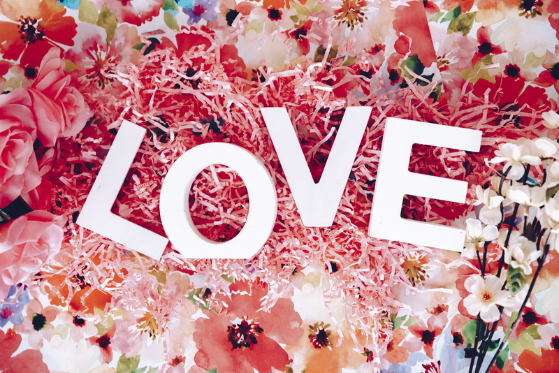 Floral, event, positive emotion, Love, flower arrangement, Romantic, freshness, text, no people, Valentines Day, large group of objects, Heart, petal, bouquet