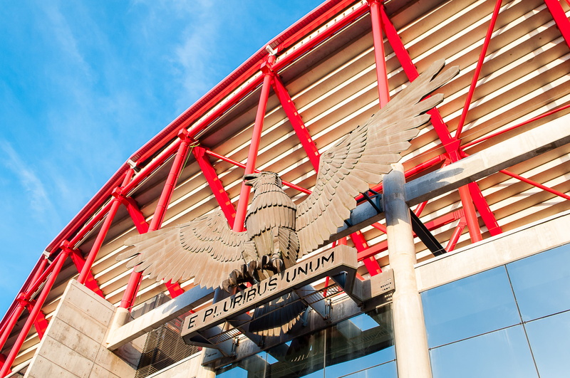 aguila, futbol, architecture, building, rojo, estádio sport lisboa e benfica, text, jogo, red, low angle view, no people, communication, sunlight, nature