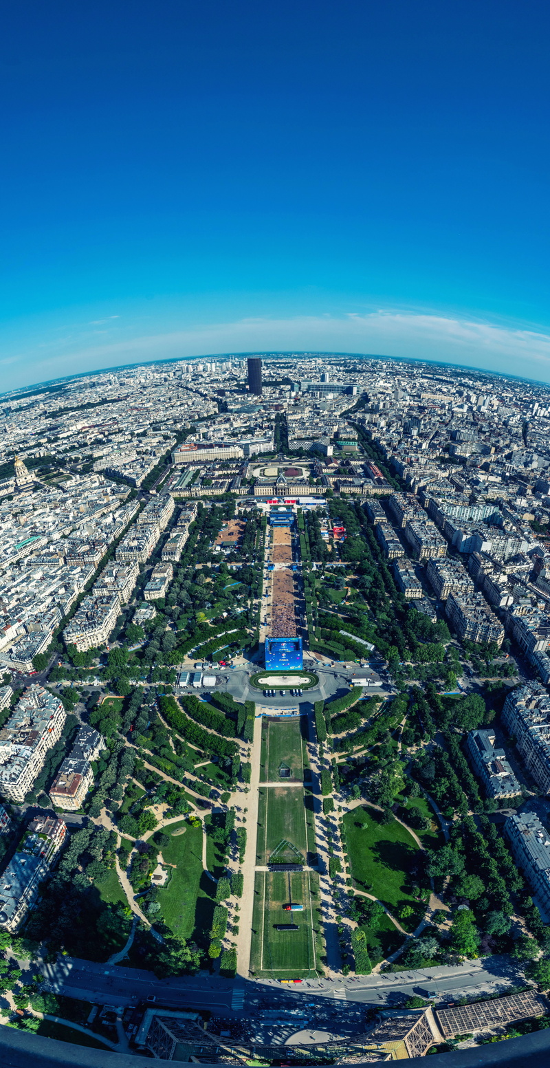 city, 8K, no people, clouds, building exterior, tour eiffel, sky, office building exterior, summer, blue, residential district, paris, france, cityscape