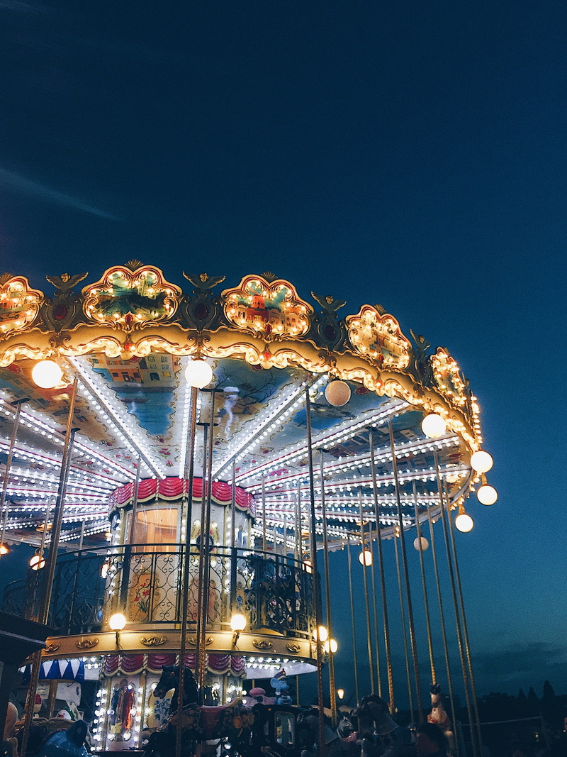 light, paris, carousel horses, leisure activity, lighting equipment, built structure, trocadero, eiffel, nature, sky, amusement park, incidental people