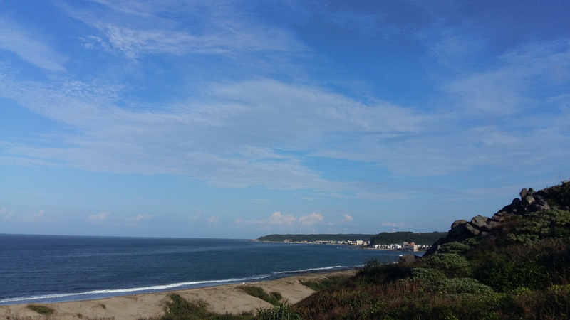 non-urban scene, blue, horizon over water, cloud - sky, beach, coastline, sky, ocean, beauty in nature, outdoors, sea, blue day, nature, tranquility, baiyun