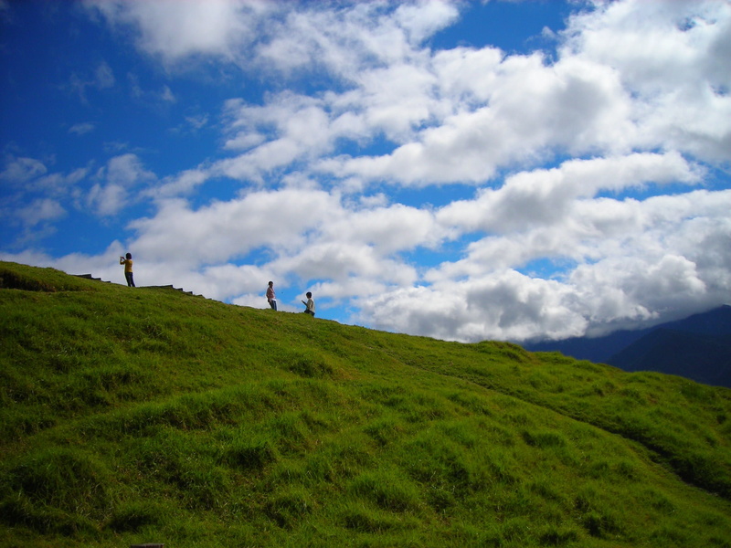 leisure activity, Hill, mountains, grass, environment, nature, sky, mountain, lifestyles, cloudscape, plant, tranquility, land, 2K, people, small hill