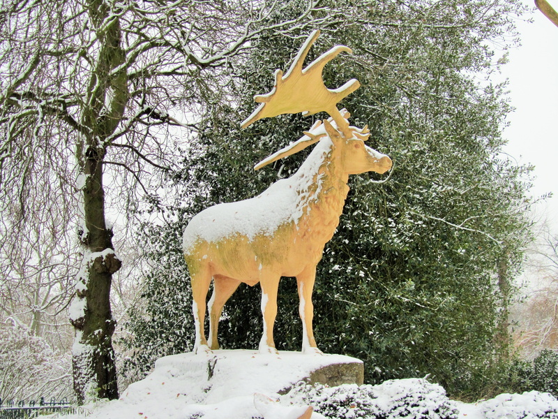 tree, statue, cold temperature, day, 4K, park, outdoors, animal wildlife, stag, nature, plant, festive, animal, crystal palace, mammal, season, antler