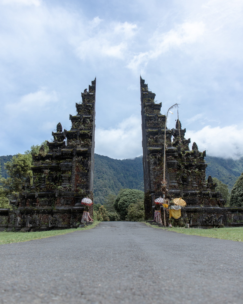 built structure, architecture, history, belief, outdoors, 5K, sky, day, cloud - sky, spire, no people, plant, tourism, travel destinations, the past, building exterior
