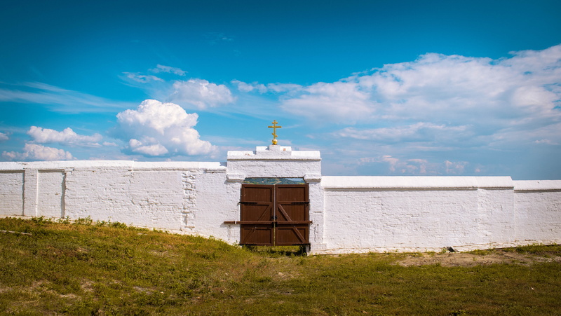 church  religion  nature  sky  doors  gate  wall  breaks  clouds  grass  summer  sun  sunlight  sunshine  white  wood  arch  history  inheritance  heritage  legacy  bible  theology  sanctity  sainthood  faith  orthodoxy  pray  heaven