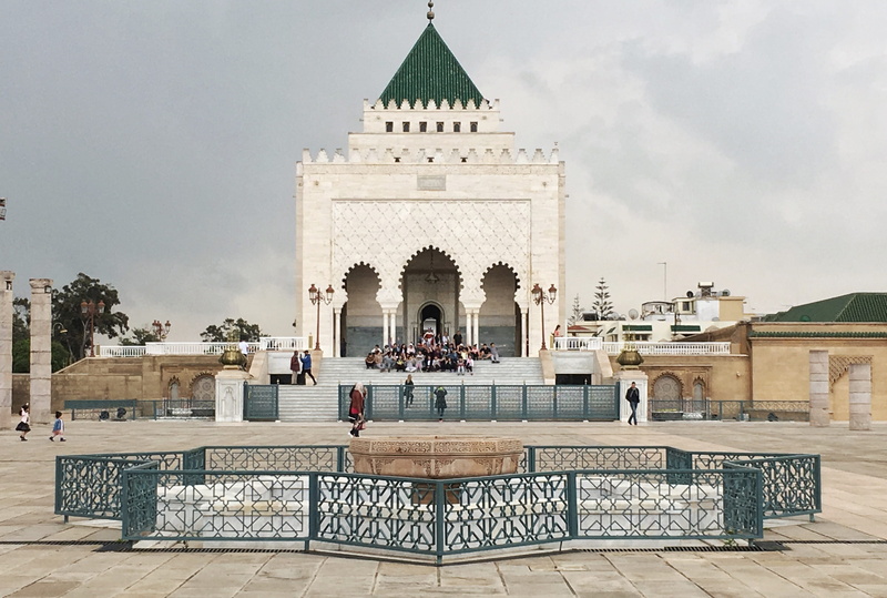 built structure, travel destinations, travel, outdoors, 4K, large group of people, crowd, mausoleum, sky, building exterior, marokko, nature, city, building