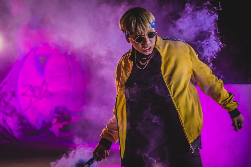 sunglasses, accessory, wearing, musical instrument, glasses, crowd, performer, purple, effects, jacket, brown, waist up, leisure activity, suit, adult