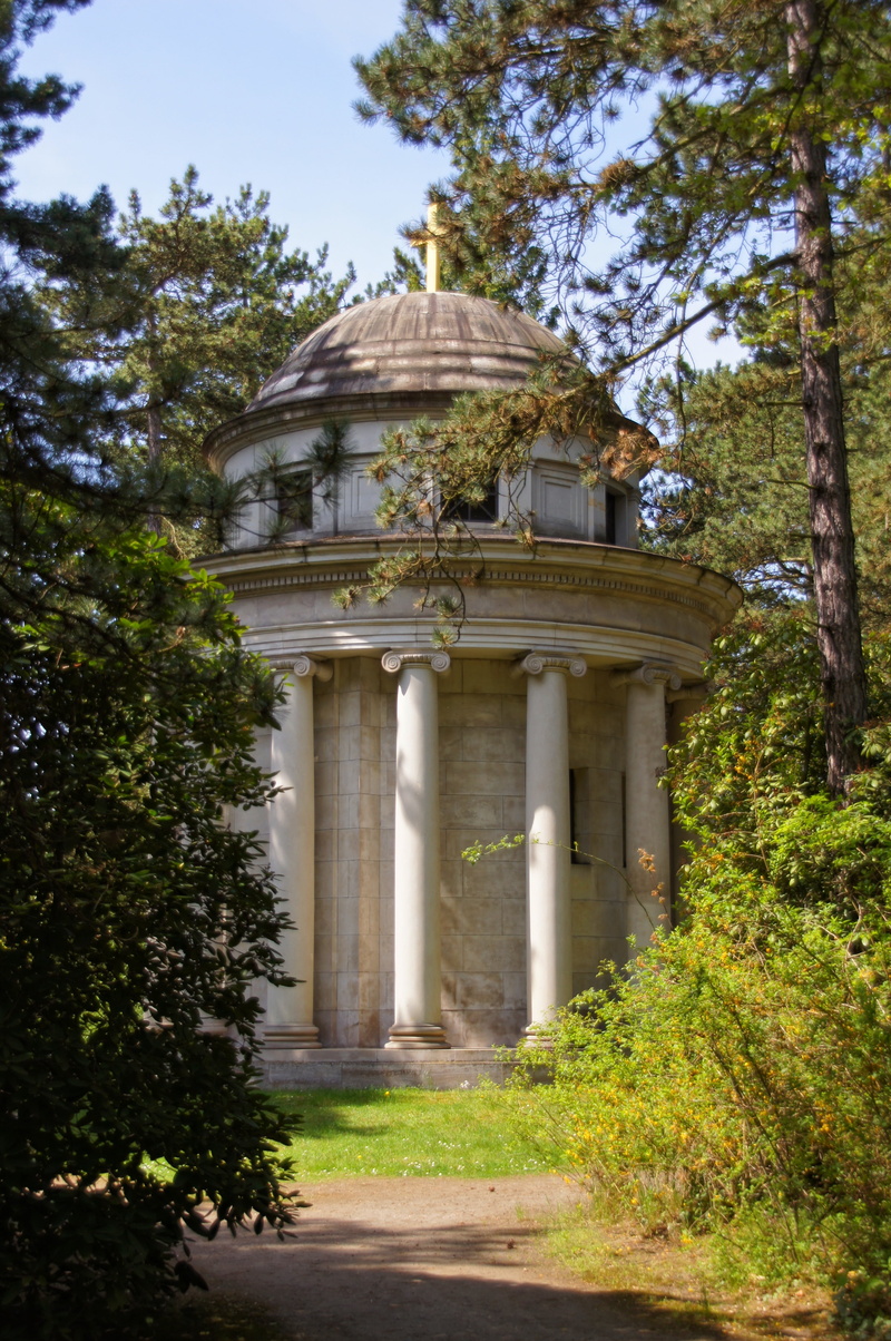 growth, the past, mausoleum, day, nature, building exterior, history, 4K, leipzig, southern cemetery, building, tree, columnar, plant, architectural column