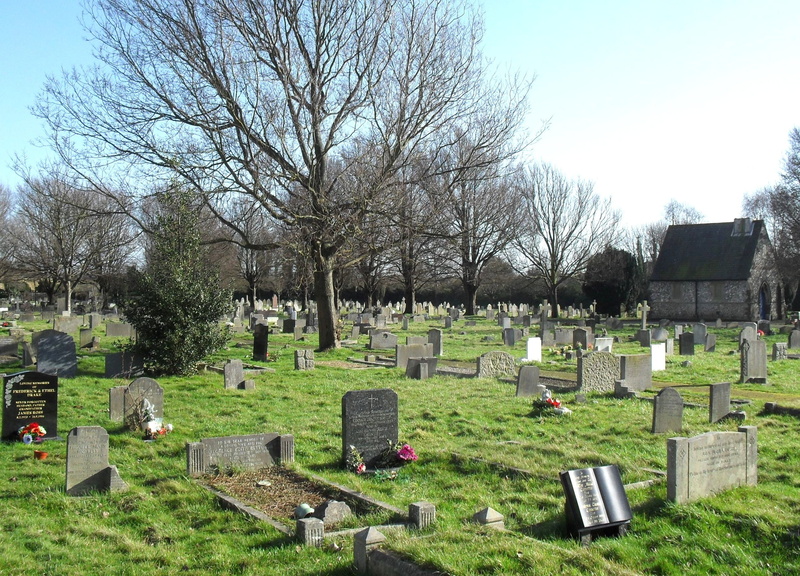 tree, 1080P, day, grass, nature, plant, trees, cross, sky, religion, Great Britain, outdoors, grave, no people, memorial, headstones, tombstone, England