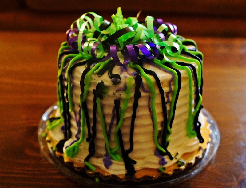 trick-or-treat, holiday-cake, ribbon, purple-cake, cake, halloween, festive-cake, black-cake, halloween-treats, 2K, halloween-cake