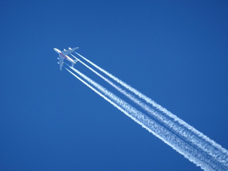 pollution, Aircraft, chemtrails, aircraft Wing, aerospace industry, air Vehicle, flying, sky, aircraft noise, airplane, Sky, Blue, blue, air traffic, flight