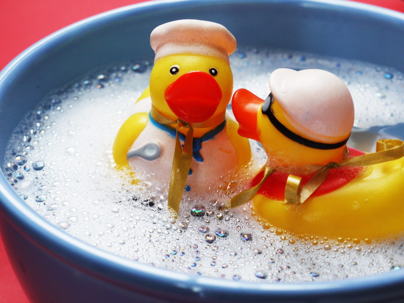 quietscheenten, bath ducks, drop, happy, rubber ducks, bowl, fun bathing, toys, crook, entertainment, swim, welder, white, splashing, conspiracy, bath