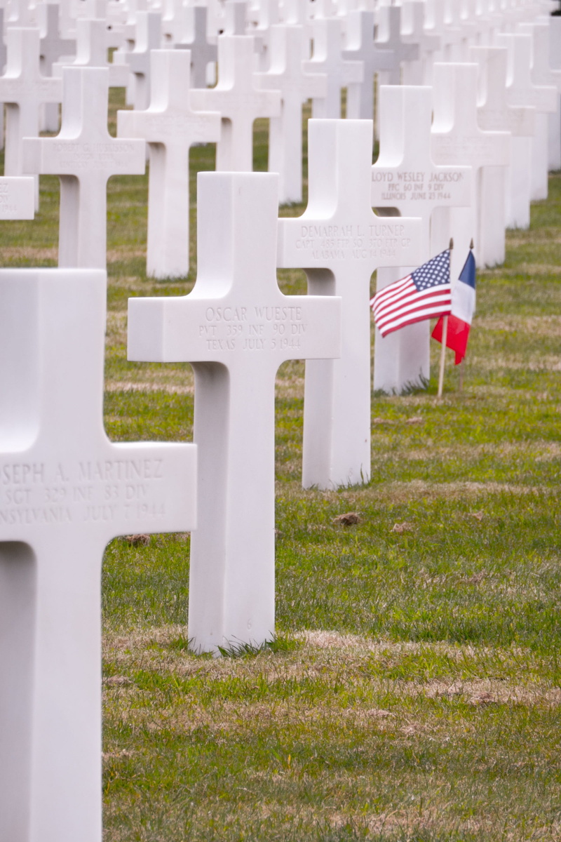 normandy, no people, memorial, omaha beach, in a row, american, nature, crosses, landing, 1944, plant, grass, overlord, 2K, france, war, outdoors, white color