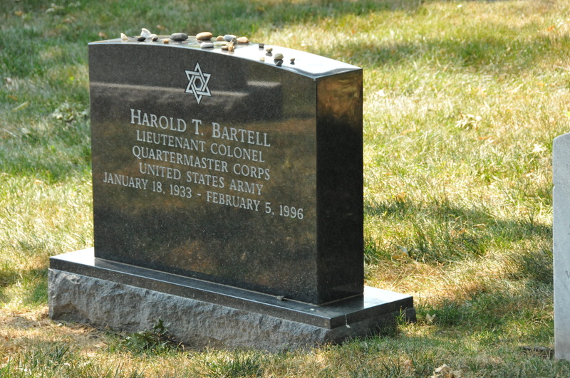 cemetary, grief, army, christianity, board, field, ground, rip, resting, remembrance, plant, tombstone, washington dc, sculpture, burial, harold, history