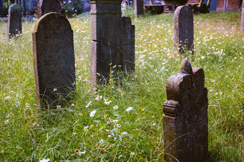god, spirituality, christian, background, faith, day, church, tombstones, gothic, wooden post, belief, wooden, spiritual, graveyard, grave, nature, outdoors
