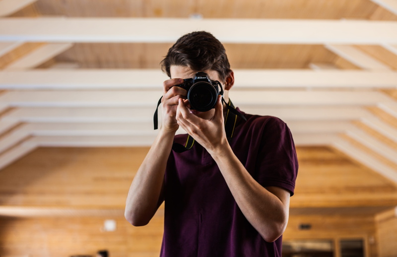 mark2, photo, boy, nikon, lifestyles, person, leisure activities, portrait, d5, focus on foreground, front view, casual clothing, camera - photographic equipment