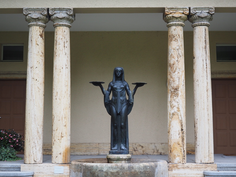 albert pantle, forest cemetery stuttgart, josef zeitler, architectural column, male likeness, sculpture, celebration hall, 4K, wall - building feature