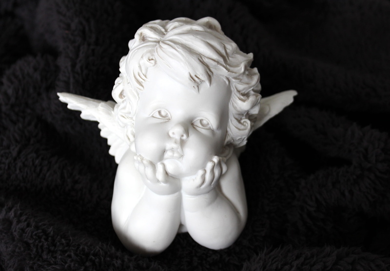 ceramic, deco, sculpture, sweet, no people, angel, supported, white color, angel wings, representation, cherub, male likeness, thoughtful, high angle view