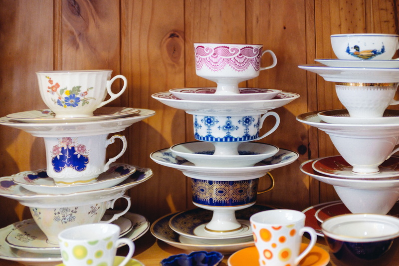 background, shabby, pot, shelf, afternoon tea, vintage, design, white, tea cup, plate, purple, food and drink, object, pattern, wooden, antique, traditional