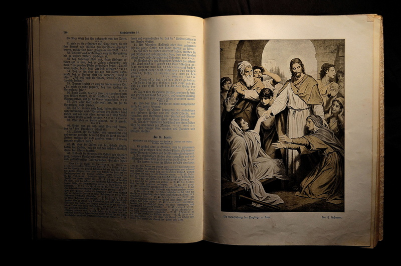 antiquariat, communication, bible, indoors, representation, belief, jesus, text, publication, spirituality, human representation, close-up, religion, architecture