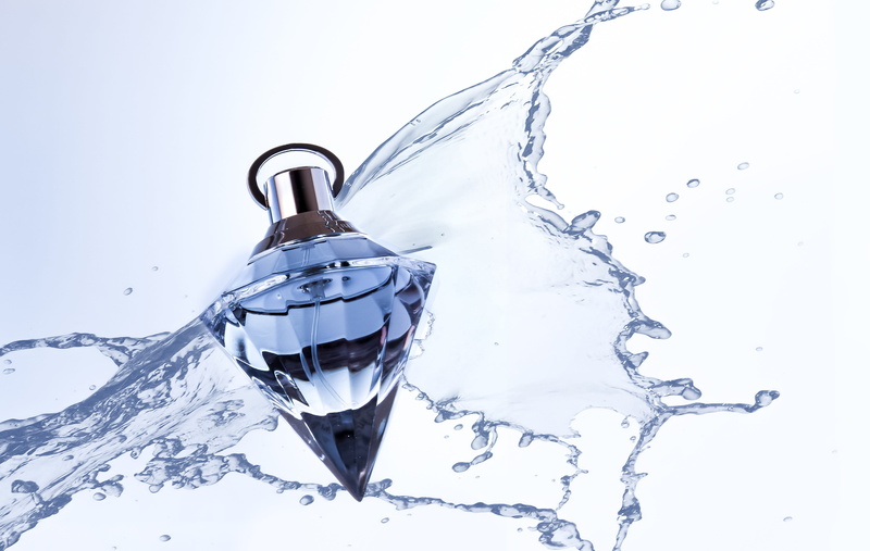 water, decorative, motion, shopping, refreshment, flowing water, fragrant, close-up, flying, purity, liquid, household equipment, fragrance, 4K, gift