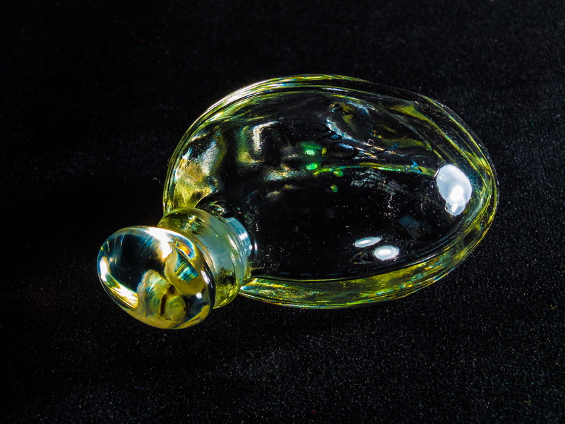 close-up, shape, vulnerability, Glass, Flacon, no people, indoors, Perfume Bottle, planet earth, luxury, single Object, gemstone, crystal, black Background