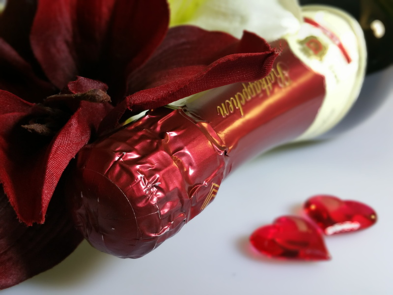plant, beauty in nature, food, food and drink, Rotkäppchen, glass, drink, flowers, nature, no people, Romance, 4K, freshness, alcohol, valentines day
