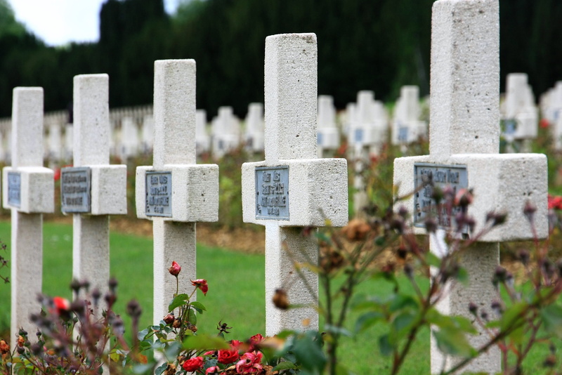 tombstone, war graves, death, verdun, memorial, religion, military cemetery, outdoors, world war i, sadness, close-up, day, 2K, belief, stone, no people