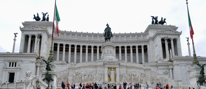 architectural column, rome, sky, statue, flag, nature, travel destinations, 4K, unknown soldier, representation, real people, monument, outdoors, built structure