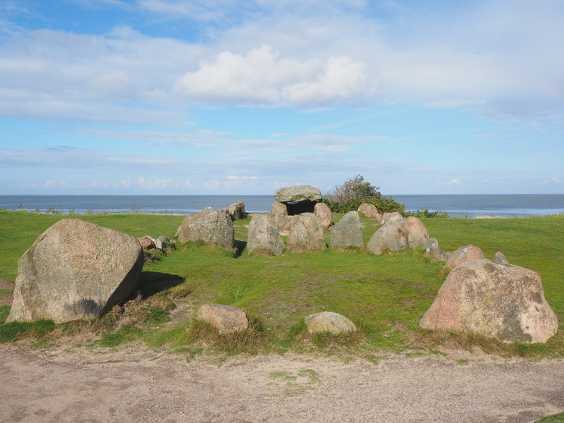 harhoog, burial mound, history, rock - object, scenics - nature, horizon, rock, solid, mytischer place, large stone grave, cloud - sky, water, ancient civilization