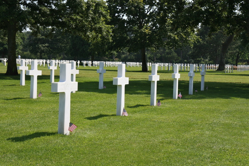 cemetery, veteran, white color, military, war, grave, uS Memorial Day, uSA, uS Military, outdoors, field, tranquility, green color, 2K, place of Burial