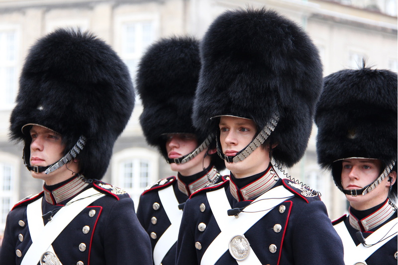 famous, attraction, cultures, clothing, day, 2K, soldiers, focus on foreground, standing, portrait, childhood, front view, waist up, daytime, changing of the guard