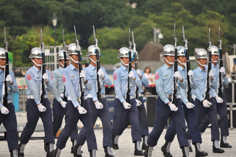 day, outdoors, parade, military uniform, weapon, Taiwan, headwear, uniform, real people, crowd, 2K, security, government, clothing, safety, armed forces