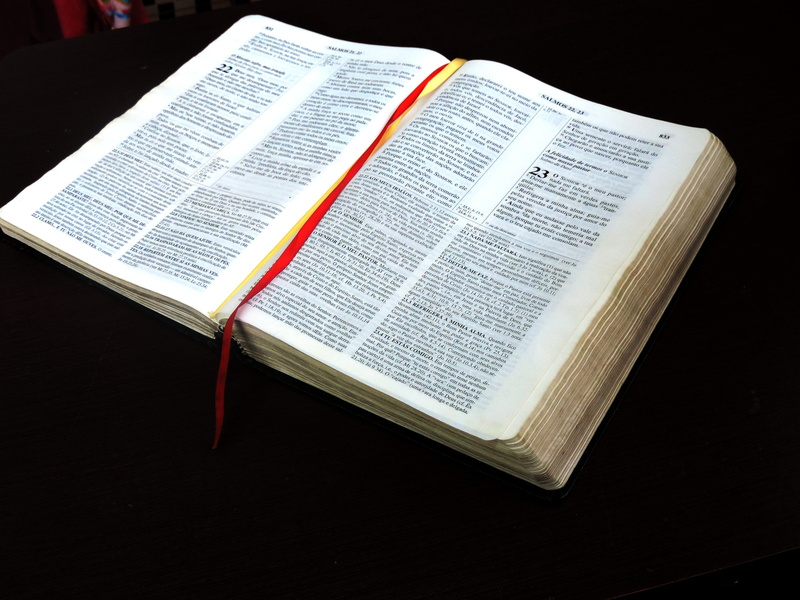 indoors, education, wisdom, studio shot, paper, furniture, belief, bible, book, open bible, open, religion, 23, 4K, close-up, psalms, opened, board, table