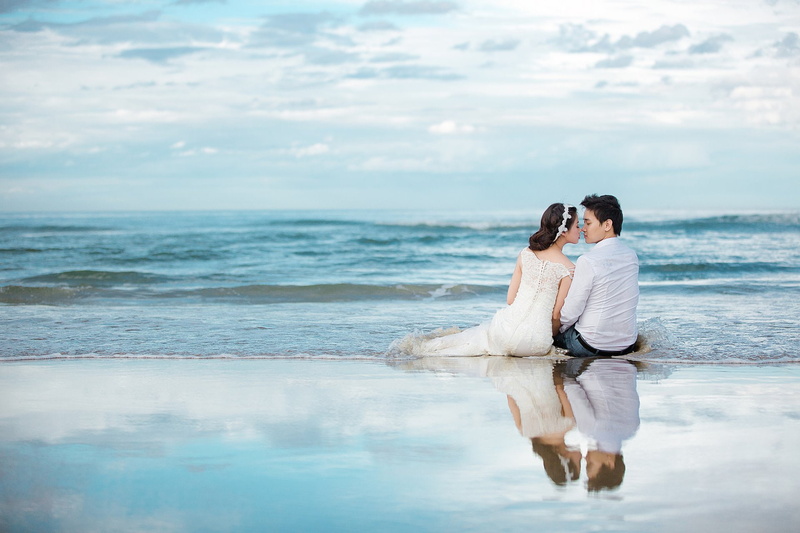 heterosexual couple, Groom, Women, beauty in nature, 1080P, Horizon, Reflection, romance, real people, water, young women, standing, Wedding, horizon over water