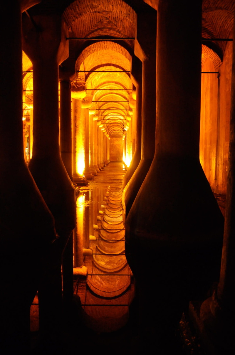 architecture And Buildings, lighting equipment, colonnade, glowing, turkish, Cistern, basilica, 1080P, in a row, electric lamp, built structure, cistern