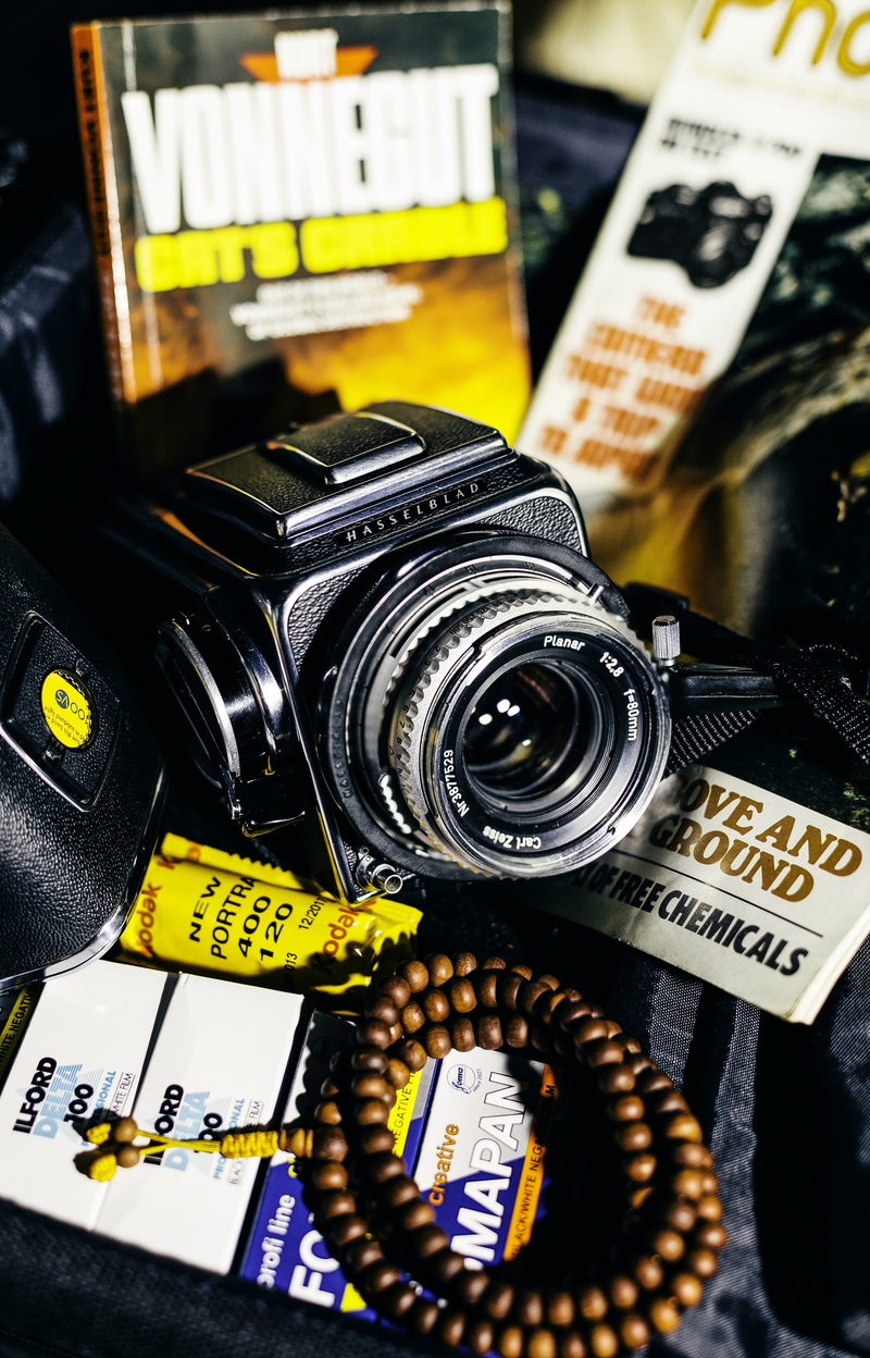 revival, film, rollfilm, camera - photographic equipment, for sale, format, 5K, large group of objects, finder, vintage, high angle view, text, close-up