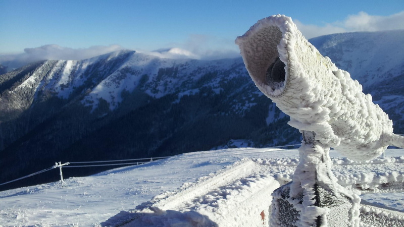 sky, maountains, outdoors, peak, day, mountain peak, viewpoint, mountain, frozen, cold temperature, snowcapped mountain, cold, non-urban scene, snow, landscape