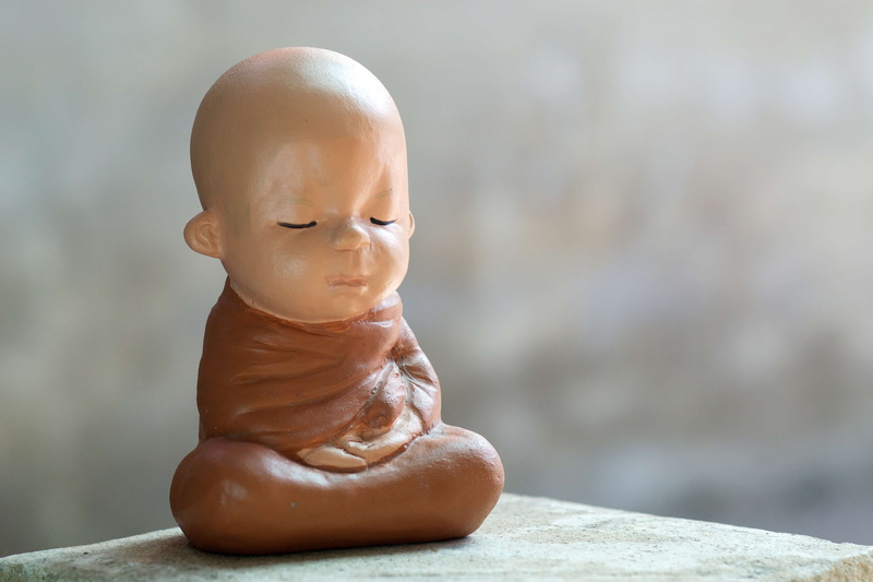 male likeness, brown, representation, day, what respect, clay dolls, religion, novice, close-up, table, buddhism, statue, peace, faith, single object, art
