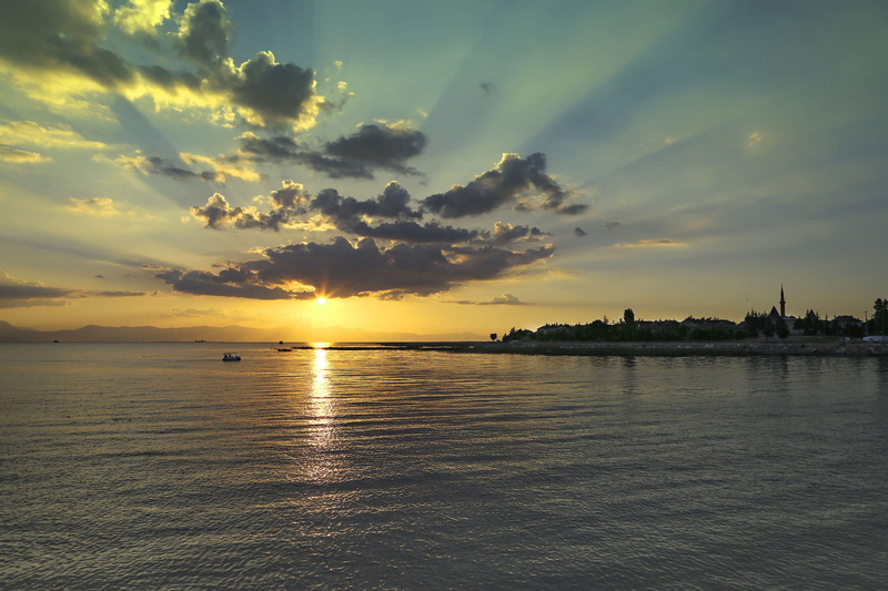 doa, beauty in nature, sea, sunlight, reflection, gunbatimi, architecture, 4K, tranquil scene, cloud - sky, outdoors, tranquility, nature, sunset, orange color