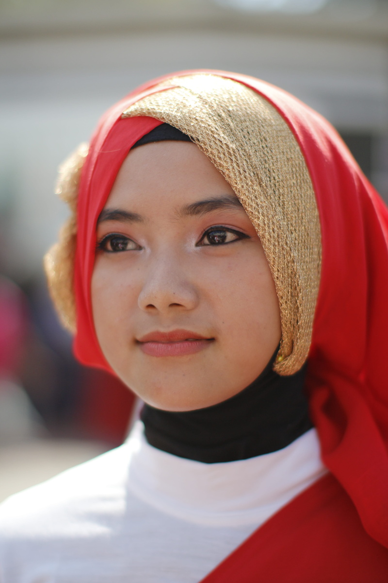 girl, headshot, young adult, wear, close-up, hijab, scarf, looking at camera, adult, one person, people, focus on foreground, lifestyles, women, beautiful woman
