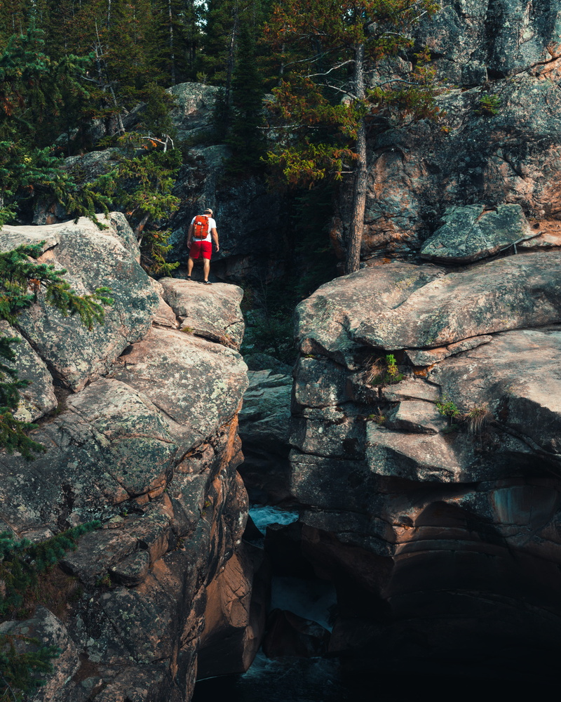 cliffjumping, leisure activity, full length, formation, outdoors, shirt, water, explore, aspen, 4K, leisure activities, standing, river, solid, white